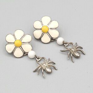 Enamel Daisy Flower Stud Earrings With Dangling Silver Tone Spiders 1 1/2" L